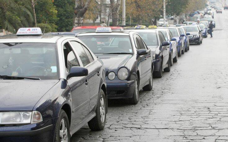 Κορονοϊός &#8211; Θεσσαλονίκη: Πώς βιώνουν τη νέα πραγματικότητα οι οδηγοί ταξί &#8211; «7,5 ώρες χωρίς πελάτη»