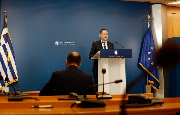 Πέτσας: Στον ΣΥΡΙΖΑ μπερδεύονται ξανά με τους λογαριασμούς – «ξέχασαν» να υπολογίσουν την απώλεια εσόδων