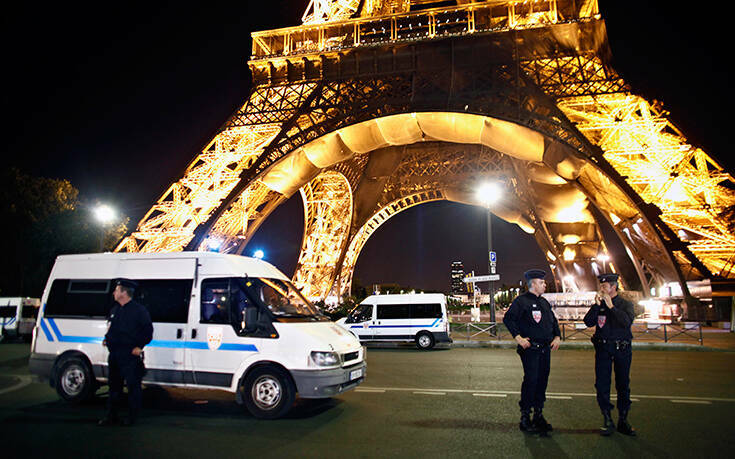 Πίστη στο Ισλαμικό Κράτος δήλωνε ο οδηγός που τραυμάτισε αστυνομικούς στο Παρίσι