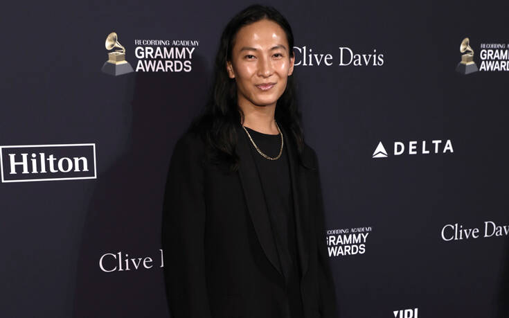 Ο Alexander Wang διοργανώνει online πώληση για τη στήριξη του ΠΟΥ