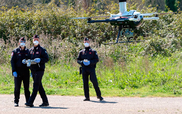 Ιταλία: Drones εντοπίζουν παραβάτες που σπάνε την καραντίνα και τους μετράνε την θερμοκρασία