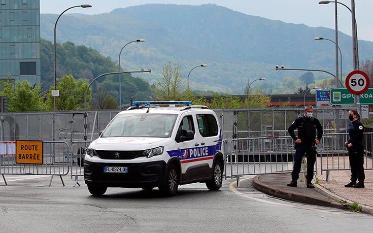 Σάλος στη Γαλλία: Eμπόδισαν άνδρα με ειδική άδεια να πάει στον ετοιμοθάνατο πατέρα του