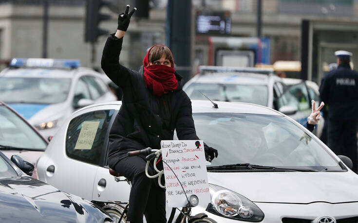 Αντίστροφη μέτρηση για το άνοιγμα των συνόρων της Πολωνίας και των Βαλτικών χωρών