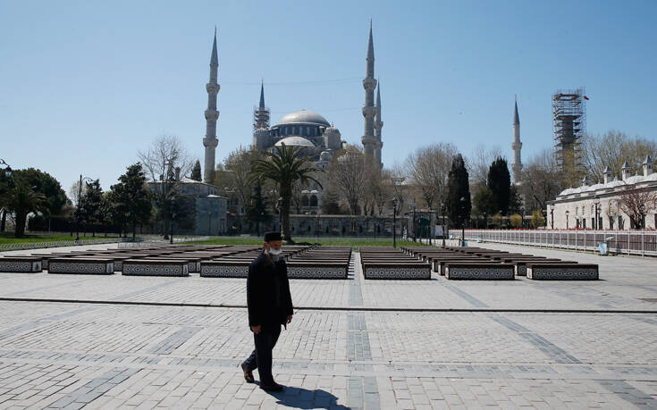 Κορονοϊός: Η Τουρκία παρατείνει τα κλειστά σχολεία έως το τέλος Μαΐου