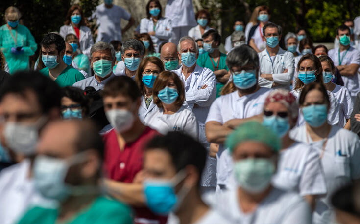 Ισπανία: Οι γιατροί της χώρας ζητούν την «άμεση παραίτηση» του κορυφαίου επιδημιολόγου της κυβέρνησης