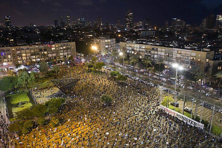 Χιλιάδες Ισραηλινοί διαδήλωσαν στο Τελ Αβίβ κατά της κυβέρνησης