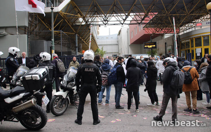 Ένταση στον Ευαγγελισμό μεταξύ εργαζομένων και αστυνομικών