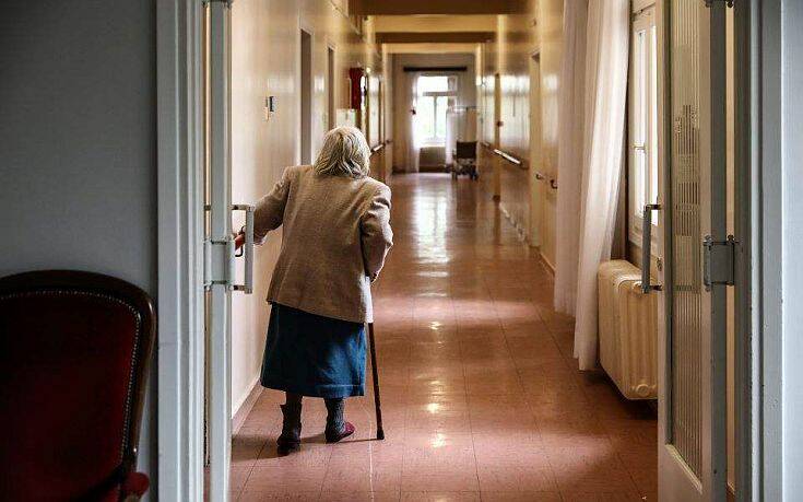Σε γηροκομείο στην Αττική κλιμάκιο του ΕΟΔΥ μετά από κρούσμα κορονοϊού