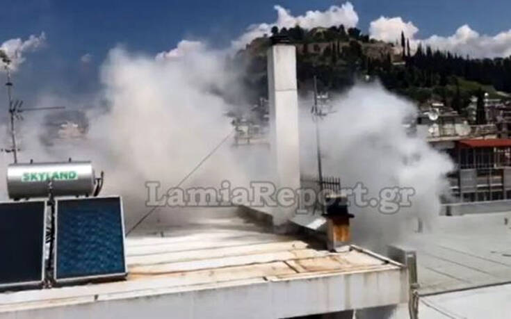 Συναγερμός στο κέντρο της Λαμίας: Πυκνοί καπνοί από εμπορικό κέντρο