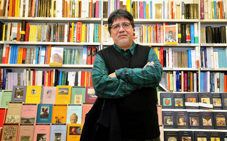 Πέθανε από τον κορονοϊό ο χιλιανός συγγραφέας Λουίς Σεπούλβεδα