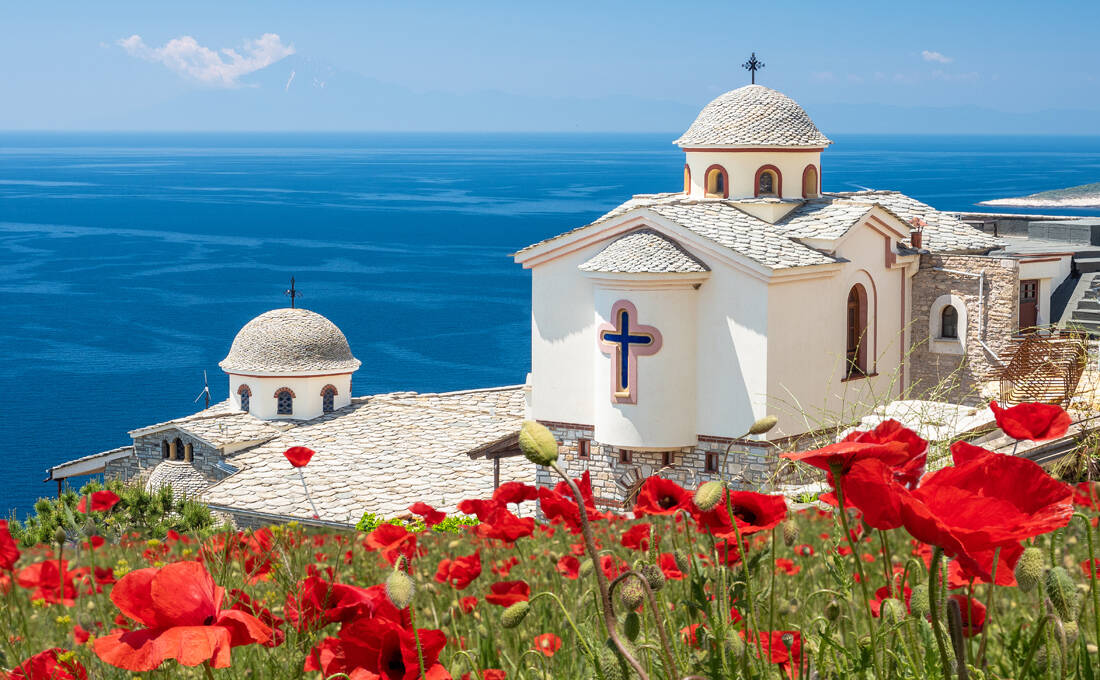 Η Μονή στη Θάσο με την εντυπωσιακή θέα