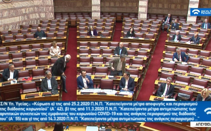 Κορονοϊός: Να καθίσει στα έδρανα της ΝΔ προέτρεψε τον Τσακαλώτο ο πρόεδρος της Βουλής