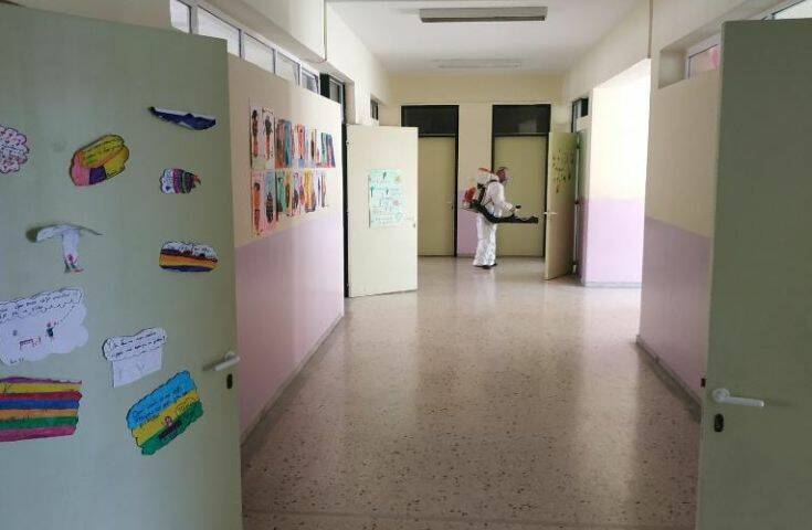 Εντατικές εργασίες στα δημοτικά σχολεία του Δήμου Αθηναίων ενόψει του ανοίγματός του τη Δευτέρα
