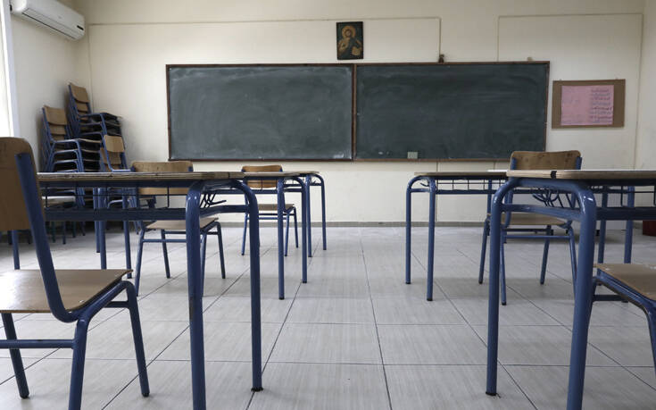 Ανησυχία Καπραβέλου για το άνοιγμα σχολείων: Μπορεί να οδηγήσει σε έκρηξη της πανδημίας