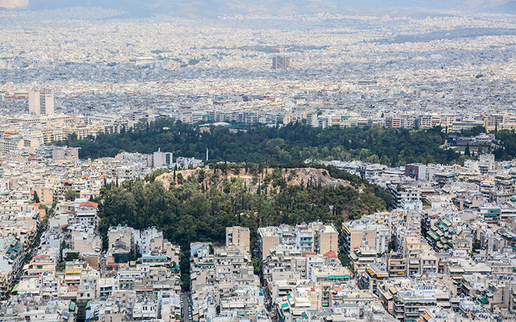 Γυναίκα έπεσε από ύψος στον Λόφο Στρέφη