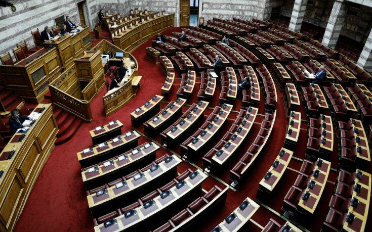 Βγήκαν «μαχαίρια» για τα εργασιακά στη Βουλή &#8211; Βρούτσης: Ο ΣΥΡΙΖΑ θέλει να επενδύσει ξανά στις πλατείες