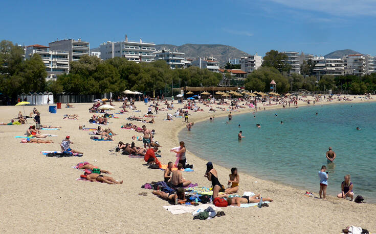 Ανοίγουν το Σαββατοκύριακο οι οργανωμένες παραλίες