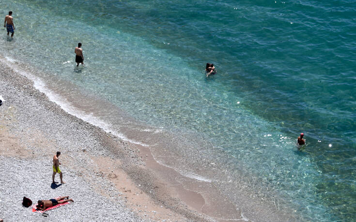 Αυστηροί κανόνες στις οργανωμένες παραλίες και «τσουχτερά» πρόστιμα για τους παραβάτες