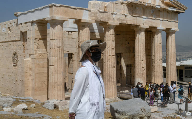 Ο κορονοϊός έριξε κατακόρυφα τον τουρισμό στην Ελλάδα το πεντάμηνο Ιανουαρίου &#8211; Μαΐου