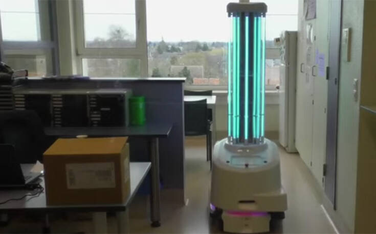 Δανοί ερευνητές ανέπτυξαν ρομπότ που πραγματοποιεί διαγνωστικά τεστ για τον κορονοϊό
