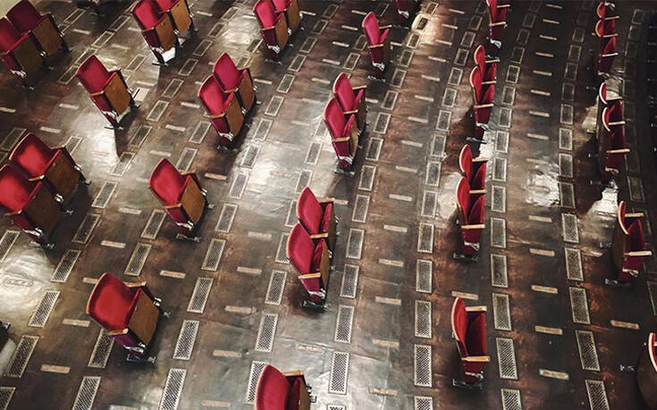 Berliner Ensemble: Αυτή είναι η νέα πραγματικότητα στα θέατρα μετά από τον κορονοϊό