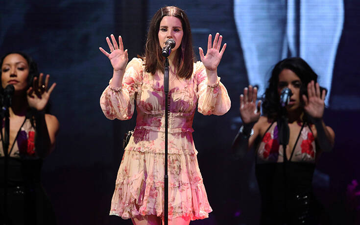 Lana Del Rey: Αρραβωνιάστηκε το σύντροφό της τον οποίο γνώρισε στα social media