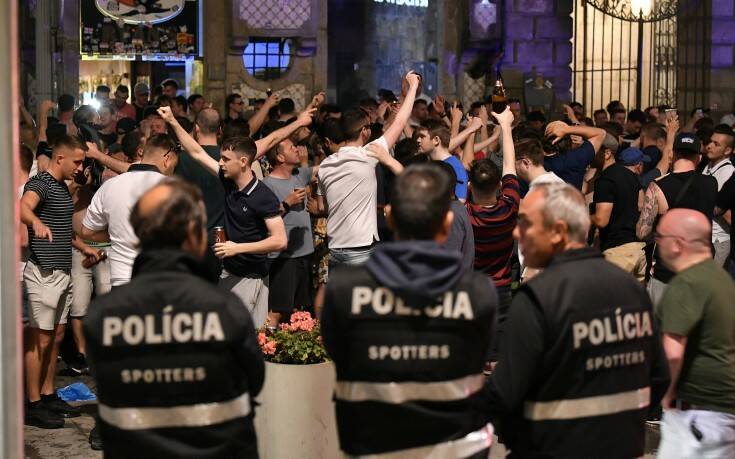 Οπαδοί της Μπενφίκα μαχαίρωσαν φίλο της Σπόρτινγκ – Τον έσωσε αστυνομικός που τυχαία ήταν εκεί