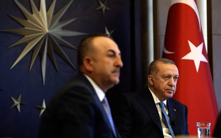 Πολιτικές ανατάραξεις στην Τουρκία: ΜΜΕ κάνουν λόγο για ευρύ ανασχηματισμό