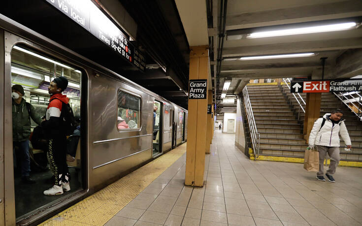 Ζευγάρι έκανε σεξ στην αποβάθρα του μετρό της Νέας Υόρκης &#8211; Βιντεοσκοπήθηκε από επιβάτη