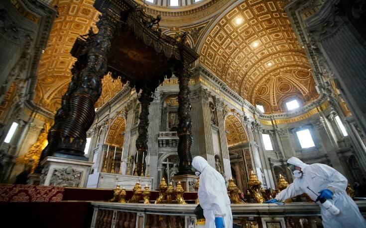 Η Βασιλική του Αγίου Πέτρου στη Ρώμη ανοίγει τις πύλες της μετά από δυο μήνες