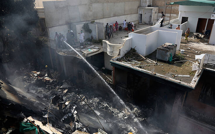 Αεροπορική τραγωδία στο Πακιστάν: Εντοπίστηκαν τα μαύρα κουτιά
