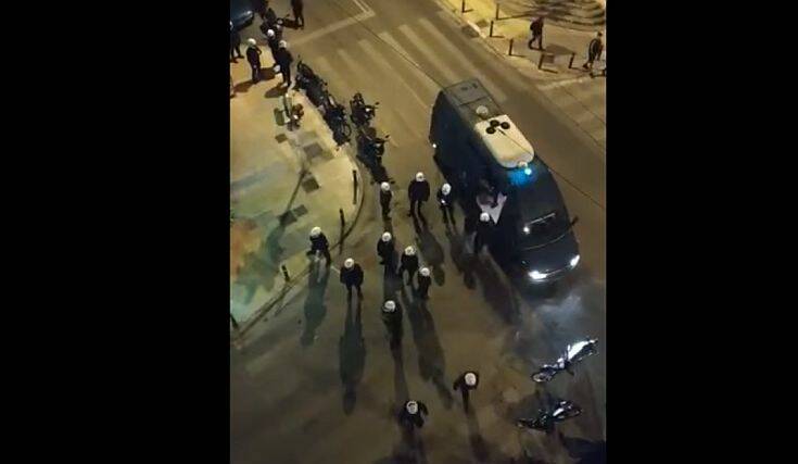 Αντιμέτωποι με πλημμελήματα οι συλληφθέντες στην πλατεία Αγίου Γεωργίου στην Κυψέλη