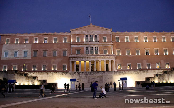 Παγκόσμια Ημέρα Νοσηλευτών: Το μήνυμα που φωτίστηκε στη Βουλή