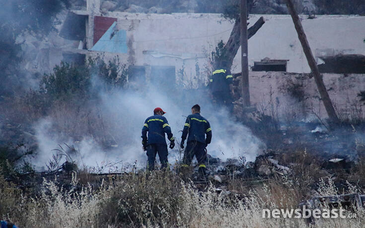 Οι πρώτες εικόνες από τη φωτιά στην Αγία Βαρβάρα