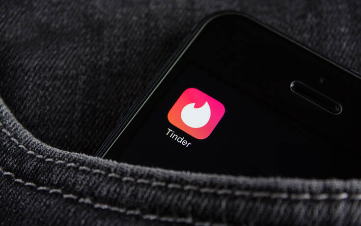 Φρικτή δολοφονία μετά από ραντεβού μέσω Tinder: Προσπάθησε να στραγγαλίσει γυναίκα και μετά την μαχαίρωσε