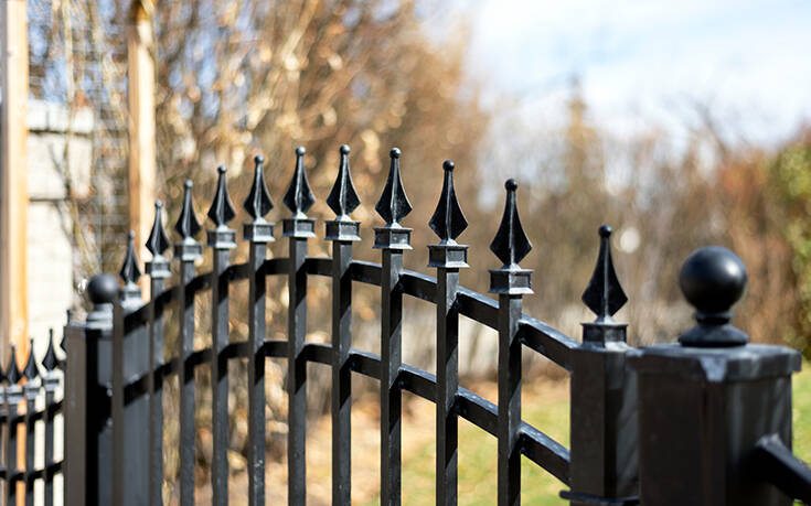 Καγκελόπορτα έπεσε πάνω σε 4χρονη και την τραυμάτισε