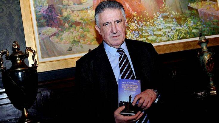 Γιώργος Λακόπουλος: «Μόνο ένας ηλίθιος θα κατασκεύαζε το χονδροειδές σποτ για τον “Μωυσή”»