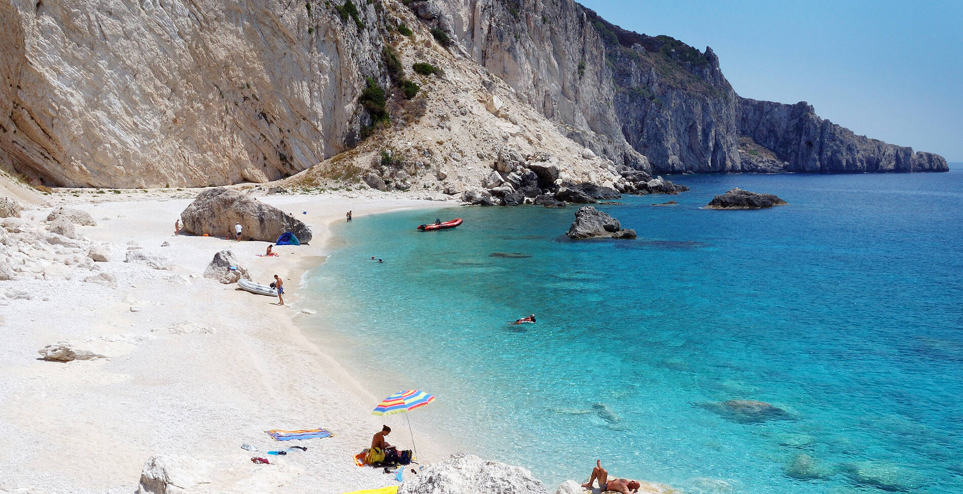 Έξι άγνωστα μικροσκοπικά νησιά για διακοπές μακριά από όλους και απ’ όλα