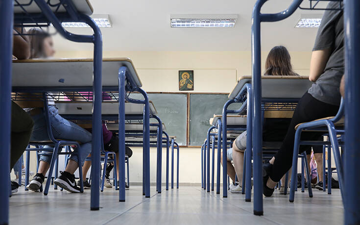Ανταλλαγή ανακοινώσεων μεταξύ Υπ. Παιδείας και ΣΥΡΙΖΑ για τις Πανελλαδικές Εξετάσεις