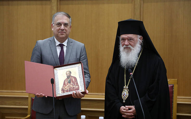 Συνάντηση Ιερώνυμου με Θεοδωρικάκο για 1.000 προσλήψεις στις μητροπόλεις