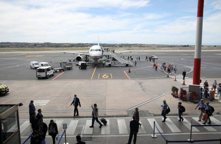 Θεοχάρης από αεροδρόμιο Μακεδονία: Θέλουμε να ανοίξουμε και θέλουμε να το κάνουμε με ασφάλεια