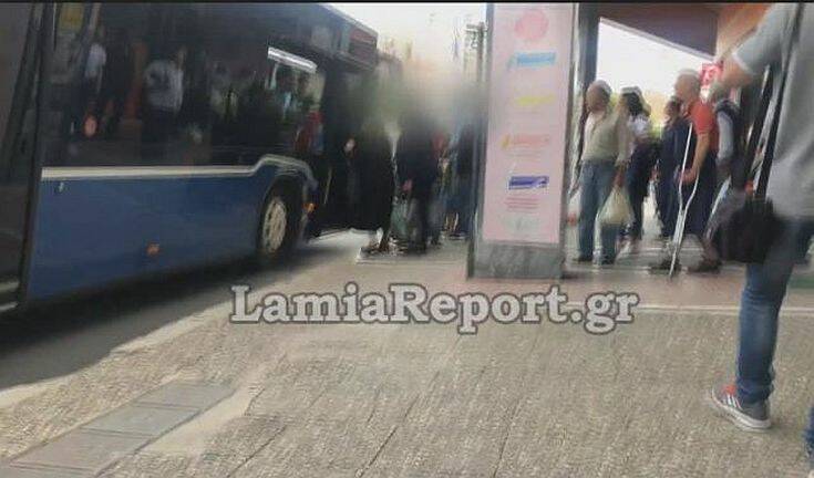 Λαμία: Οδηγός λεωφορείου δέχτηκε επίθεση όταν ζήτησε από επιβάτες να ακυρώσουν εισιτήριο και να βάλουν μάσκα