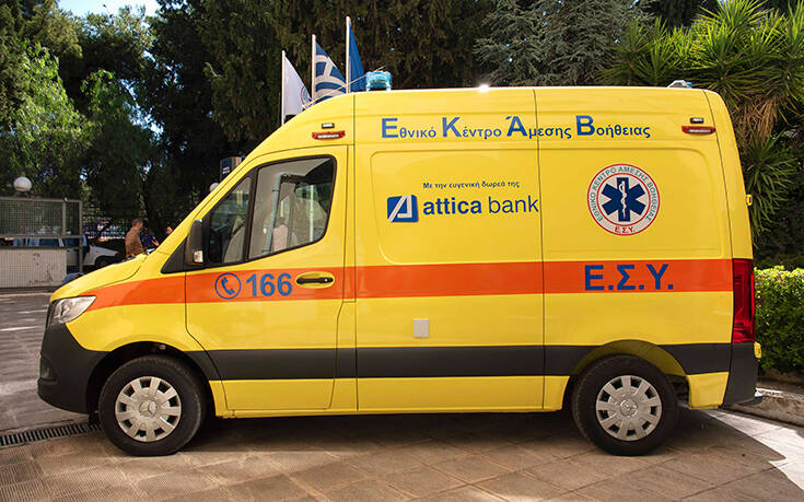 Η Attica Bank παρέδωσε στο ΕΚΑΒ ένα ασθενοφόρο