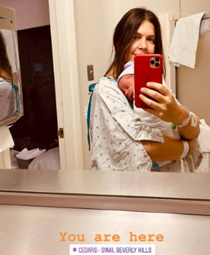 Για δεύτερη φορά μαμά η Κατερίνα Μουτσάτσου – Η φωτογραφία με το μωρό 2 8rmdv17z