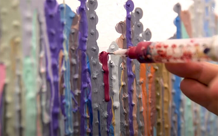 Φτιάχνουν πορτρέτα από τα πιο παράξενα καθημερινά αντικείμενα