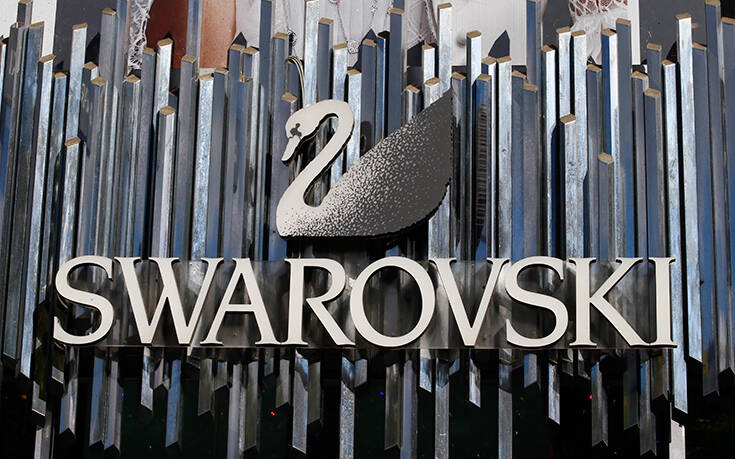 Ο βασιλιάς των στρας Swarovski «θύμα» του κορονοϊού: Κόβει 600 θέσεις εργασίας