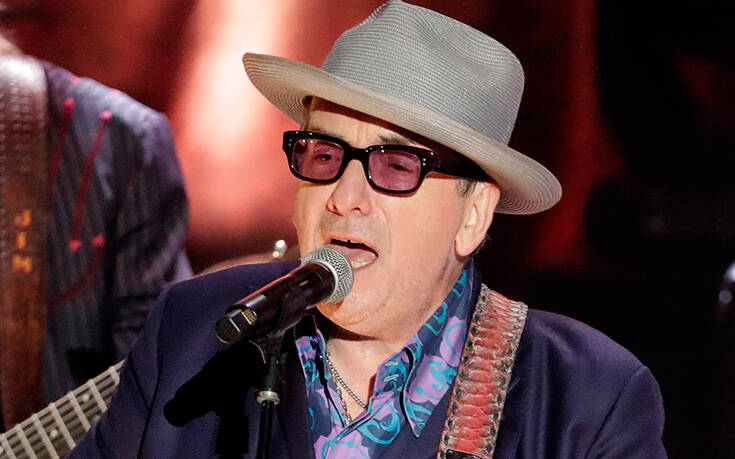 Ο Elvis Costello κυκλοφόρησε το νέο τραγούδι, «No Flag»
