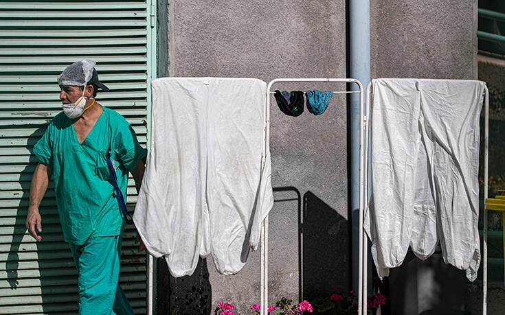 «Βαρύ φόρο» στον κορονοϊό πλήρωσαν οι νοσηλευτές με 600 θανάτους παγκοσμίως
