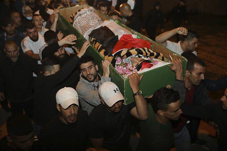 Ισραήλ: Εκατοντάδες παρακολούθησαν την κηδεία του Παλαιστίνιου που σκοτώθηκε από τα πυρά της ισραηλινής αστυνομίας