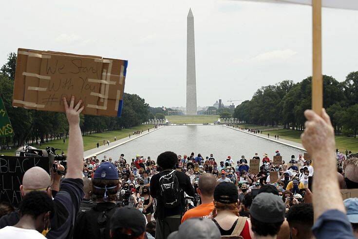 Δείτε live: Διαδήλωση τώρα έξω από τον Λευκό Οίκο για την δολοφονία του Τζορτζ Φλόιντ